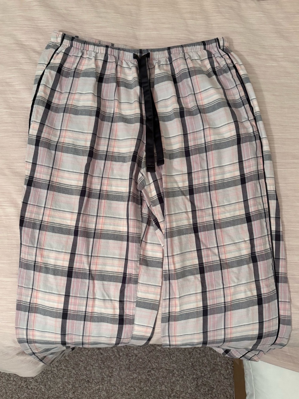 Victoria's Secret Plaid Pyjamas - Gray, Pink, & Black